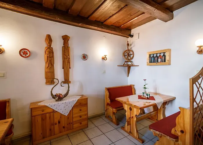 招待所 - 中庭餐厅 波普拉德